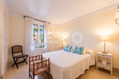 Apartamento de lujo con vistas panorámicas en Ribera del Gurami, Sotogrande Marina
