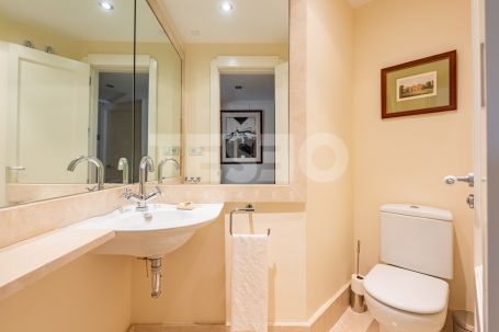 Apartamento de lujo con vistas panorámicas en Ribera del Gurami, Sotogrande Marina