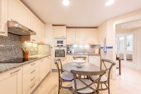 Apartamento de lujo con vistas panorámicas en Ribera del Gurami, Sotogrande Marina