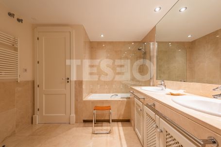 Apartamento de lujo con vistas panorámicas en Ribera del Gurami, Sotogrande Marina