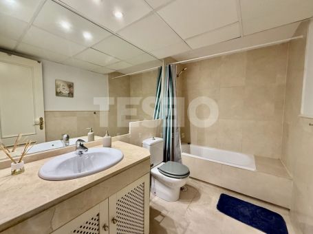 Gran apartamento en la exclusiva urbanización Isla Carey, en la Marina de Sotogrande.