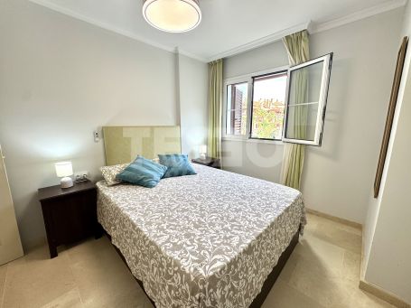 Gran apartamento en la exclusiva urbanización Isla Carey, en la Marina de Sotogrande.
