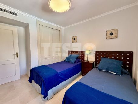 Gran apartamento en la exclusiva urbanización Isla Carey, en la Marina de Sotogrande.