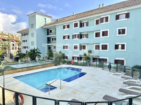 Gran apartamento en la exclusiva urbanización Isla Carey, en la Marina de Sotogrande.