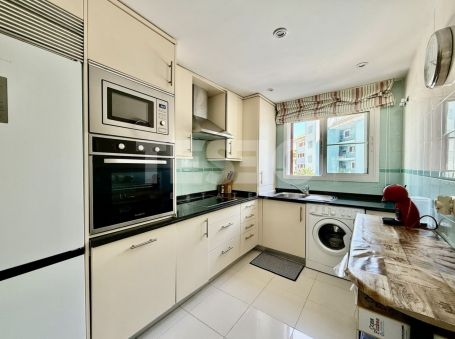 Gran apartamento en la exclusiva urbanización Isla Carey, en la Marina de Sotogrande.
