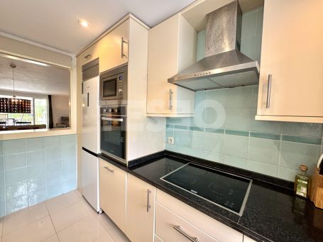 Gran apartamento en la exclusiva urbanización Isla Carey, en la Marina de Sotogrande.