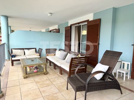 Gran apartamento en la exclusiva urbanización Isla Carey, en la Marina de Sotogrande.