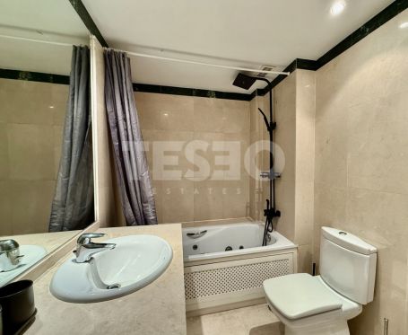 Gran apartamento en la exclusiva urbanización Isla Carey, en la Marina de Sotogrande.