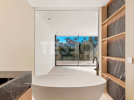 Villa Indigo: Avantgarde, Privatsphäre und Komfort in Kings and Queen, Sotogrande Costa