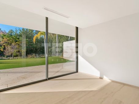 Villa Indigo: Avantgarde, Privatsphäre und Komfort in Kings and Queen, Sotogrande Costa