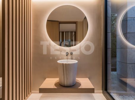 Villa Indigo: Avantgarde, Privatsphäre und Komfort in Kings and Queen, Sotogrande Costa