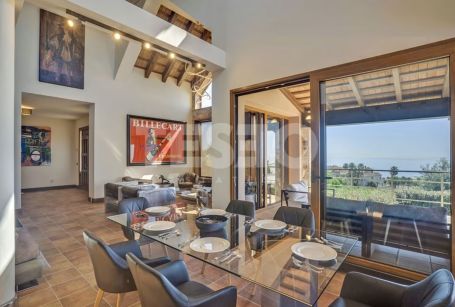 Exclusiva Villa con vistas panorámicas al mar en Alcaidesa.