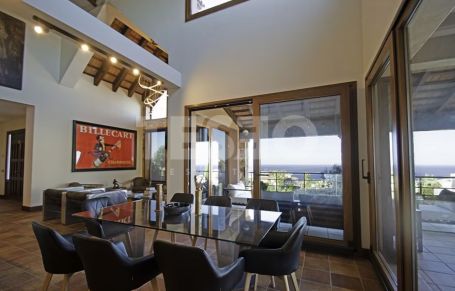 Exclusiva Villa con vistas panorámicas al mar en Alcaidesa.