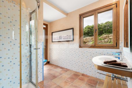 Villa exclusive avec vue panoramique sur la mer à Alcaidesa, Costa del Sol