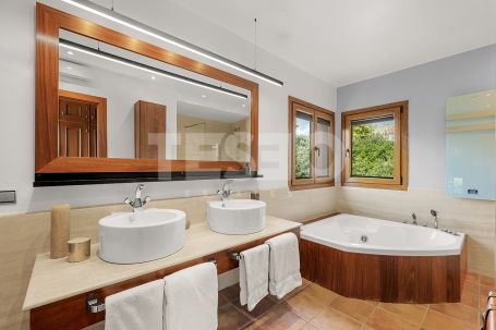 Villa exclusive avec vue panoramique sur la mer à Alcaidesa, Costa del Sol