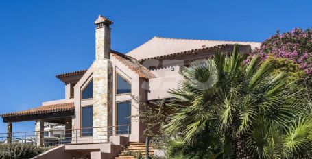 Exclusiva Villa con vistas panorámicas al mar en Alcaidesa.