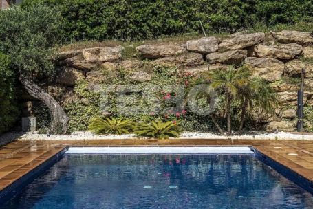 Exclusiva Villa con vistas panorámicas al mar en Alcaidesa.