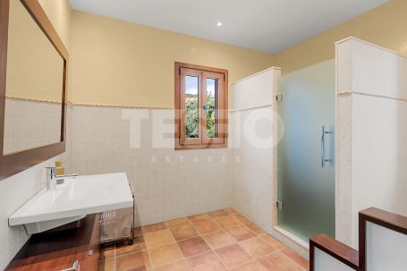 Villa exclusive avec vue panoramique sur la mer à Alcaidesa, Costa del Sol