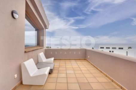 Exclusiva Villa con vistas panorámicas al mar en Alcaidesa.