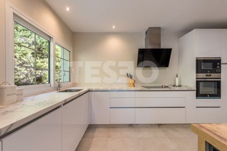 Elegant Three-Bedroom Villa , Sotogrande Alto