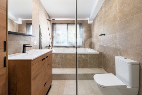 Elegant Three-Bedroom Villa , Sotogrande Alto