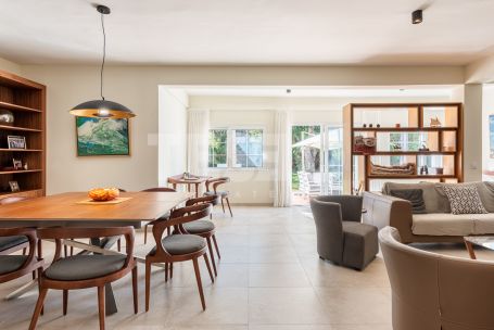 Elegant Three-Bedroom Villa , Sotogrande Alto