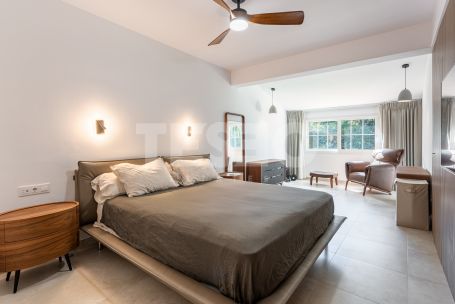 Elegant Three-Bedroom Villa , Sotogrande Alto