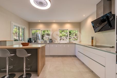 Elegant Three-Bedroom Villa , Sotogrande Alto