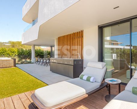 Stunning ground floor luxury apartment in Village Verde, available for short term rental.