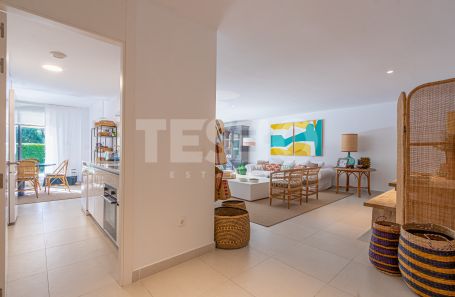 Gran bajo con jardín privado en Senda Chica, La Reserva de Sotogrande