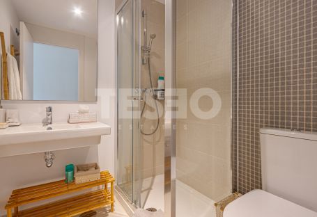 Gran bajo con jardín privado en Senda Chica, La Reserva de Sotogrande