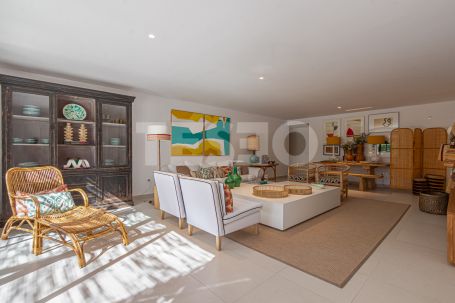 Gran bajo con jardín privado en Senda Chica, La Reserva de Sotogrande
