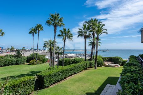 Amplio Apartamento de 3 Dormitorios y 3 baños con vistas al mar en Paseo del Mar