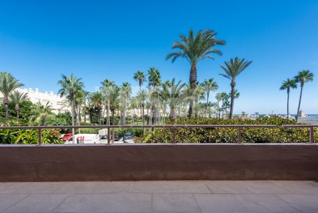 Amplio Apartamento de 3 Dormitorios y 3 baños con vistas al mar en Paseo del Mar