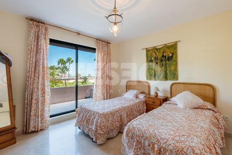 Amplio Apartamento de 3 Dormitorios y 3 baños con vistas al mar en Paseo del Mar