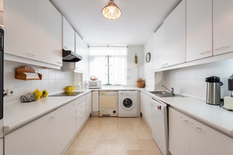 Amplio Apartamento de 3 Dormitorios y 3 baños con vistas al mar en Paseo del Mar