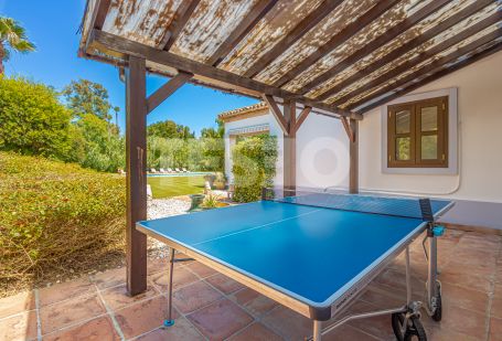 Villa à louer en Reyes y Reinas, Sotogrande Costa