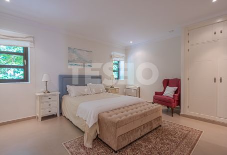 Villa à louer en Reyes y Reinas, Sotogrande Costa