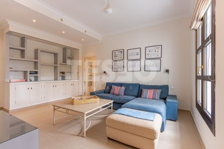 Villa à louer en Reyes y Reinas, Sotogrande Costa