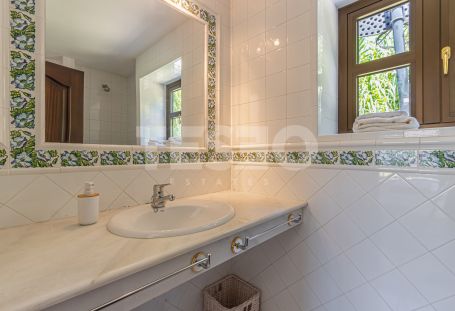 Villa à louer en Reyes y Reinas, Sotogrande Costa