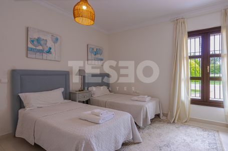 Villa à louer en Reyes y Reinas, Sotogrande Costa