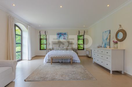 Villa à louer en Reyes y Reinas, Sotogrande Costa