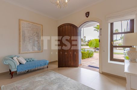 Villa à louer en Reyes y Reinas, Sotogrande Costa