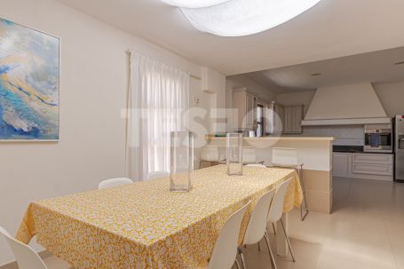 Villa à louer en Reyes y Reinas, Sotogrande Costa