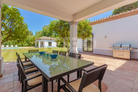 Villa à louer en Reyes y Reinas, Sotogrande Costa