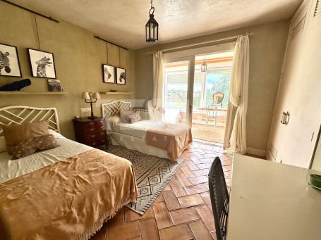 3-bedroom apartment in Tenisol, Sotogrande Alto, with garden and 24-hour security