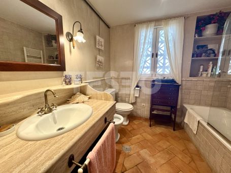 3-bedroom apartment in Tenisol, Sotogrande Alto, with garden and 24-hour security