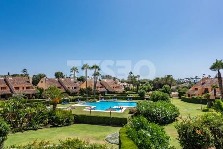 Precioso adosada de 4 dormitorios en Los Granados, Sotogrande Costa