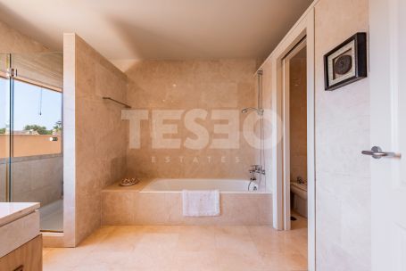 Precioso adosada de 4 dormitorios en Los Granados, Sotogrande Costa