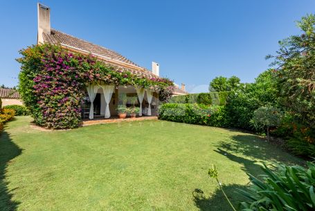 Precioso adosada de 4 dormitorios en Los Granados, Sotogrande Costa